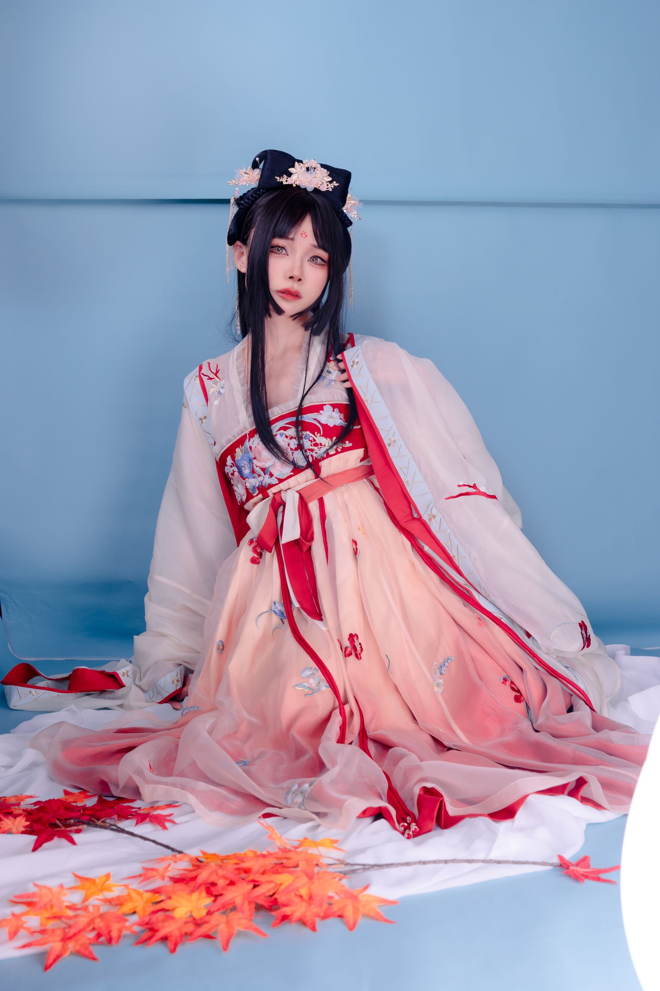 Featured image of post 草莓羽衣 - 绯云彤霞  67P